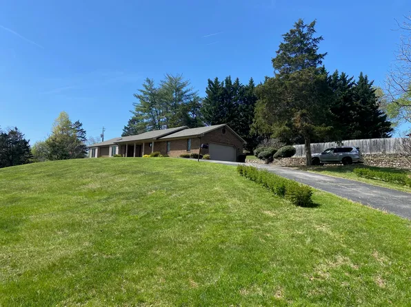 7913 Olsen Rd, Roanoke, VA 24019