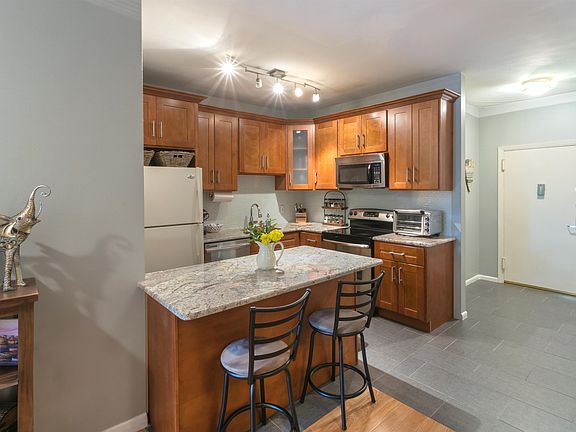 3rd image of 75 Liberty Ave Unit C13