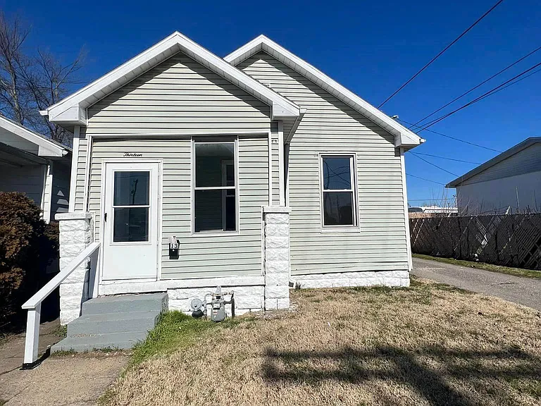 13 W Eichel Ave — Photo 1