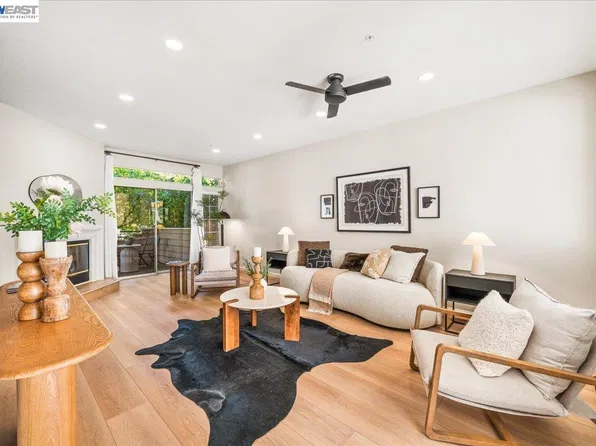 1148 La Rochelle Ter Unit C, Sunnyvale, CA 94089