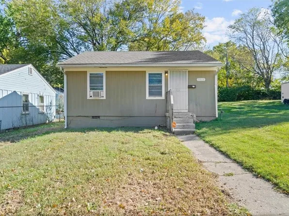 7015 College Ave, Kansas City, MO 64132