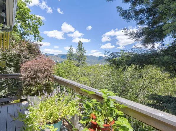 178 Bluebell Ln, Grants Pass, OR 97527