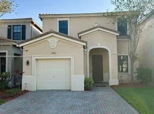 636 NE 193rd St, Miami, FL 33179
