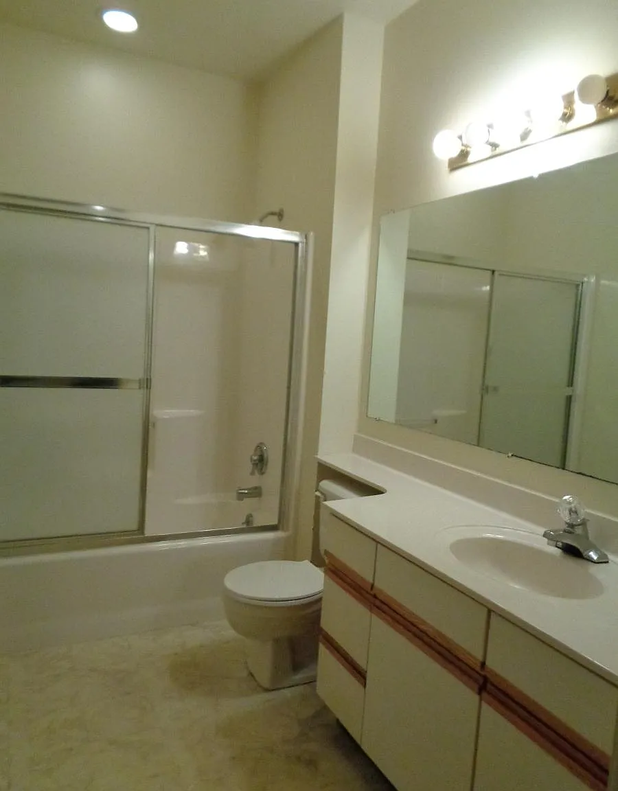 500 W Bender Rd — Photo 4