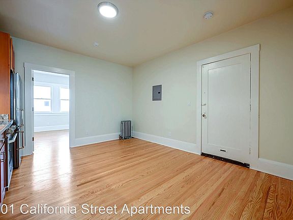 5th image of 2101 California St APT A
