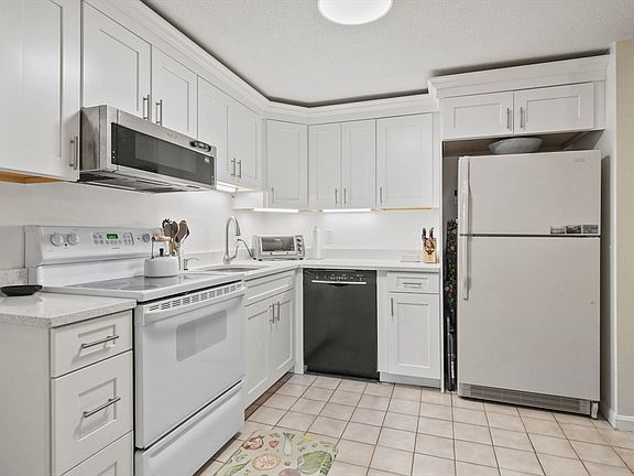 2nd image of 59 Randolph Dr