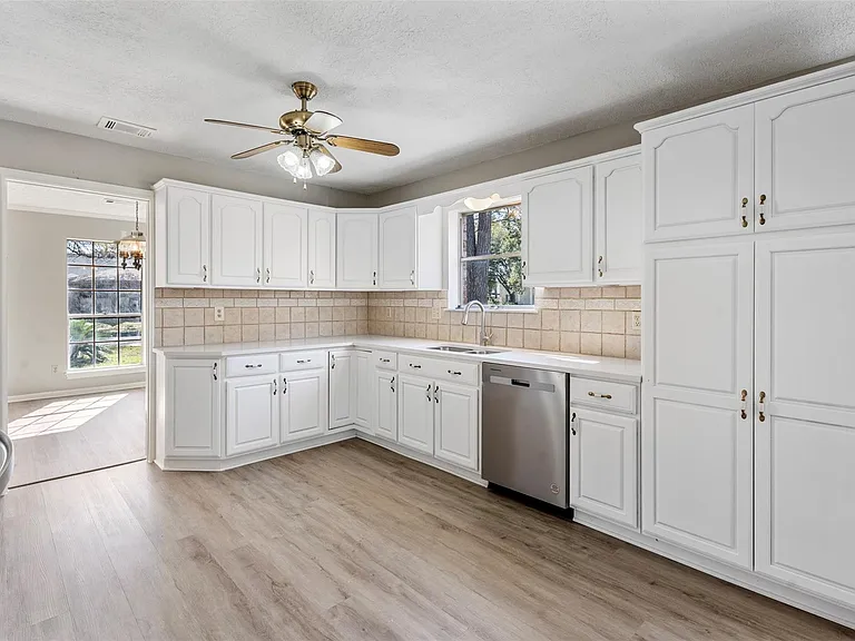 4106 Cypress Hill Dr — Photo 18