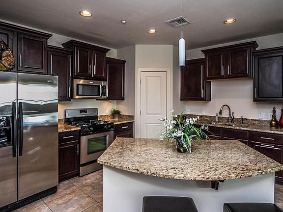 3rd image of 945 E Playa Del Norte Dr