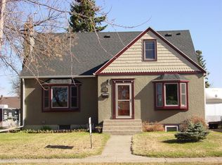 710 11th St NW, East Grand Forks, MN 56721