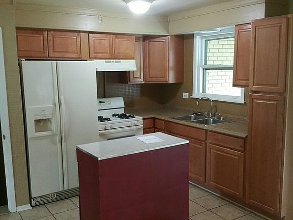3rd image of 12518 S McVickers Ave