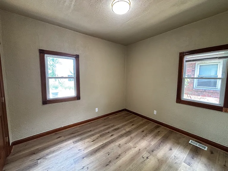 346 Richard Gordon Hatcher Blvd — Photo 10