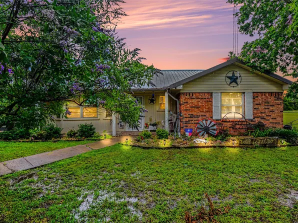 2382 N Fm 1743 Rd, Windom, TX 75492