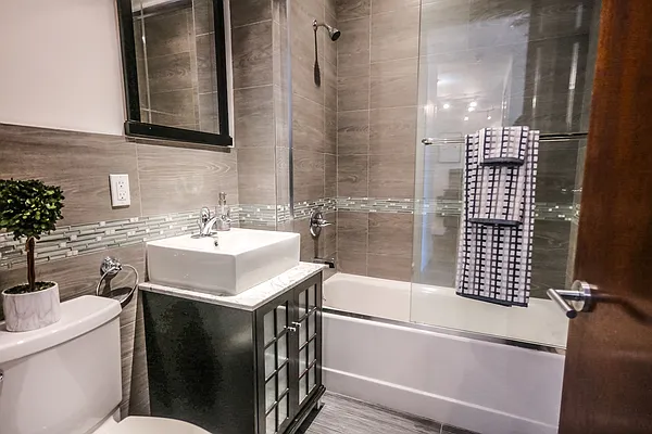 Rented by EXR | media 5