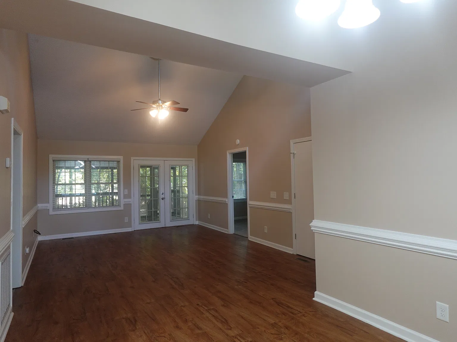 2 bed, 1140 sqft, $1,500 — Photo 2