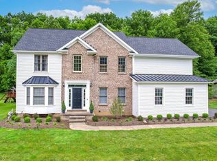 120 Edgewood Ct, Chagrin Falls, OH 44022