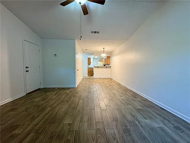 2 bed, 2.0 bath, 1150 sqft, $1,600 — Photo 4
