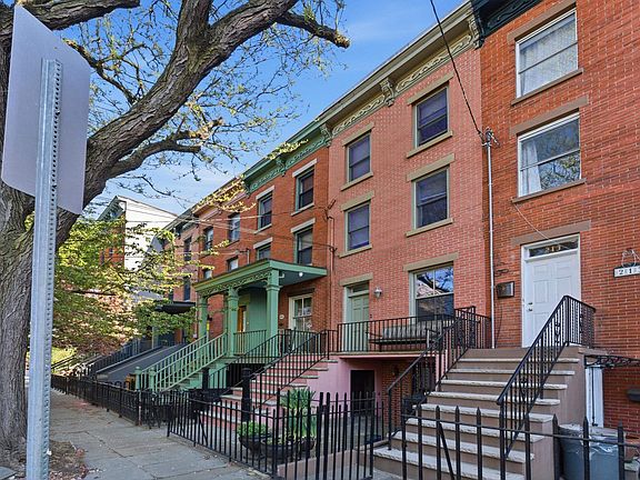 3rd image of 211 4th St #1