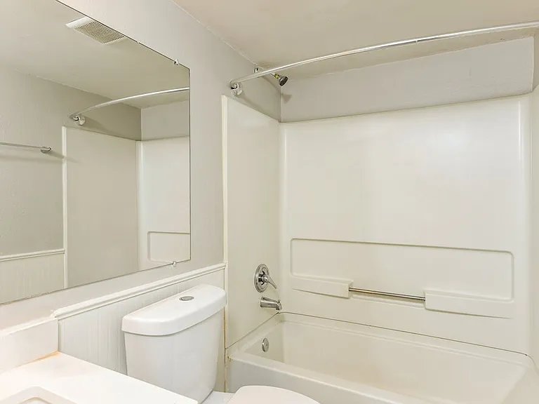 1612 Picadilly Ct NE — Photo 11