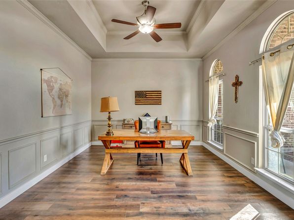 105 Devonshire Dr, Waxahachie, TX 75167
