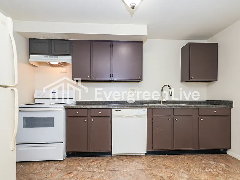 8047 Mount Aetna St — Photo 7