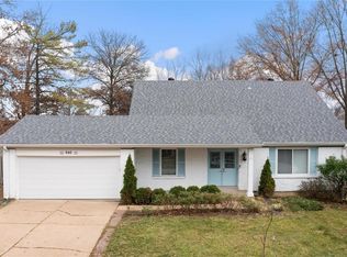 240 Aspen Village Dr, Ballwin, MO 63021