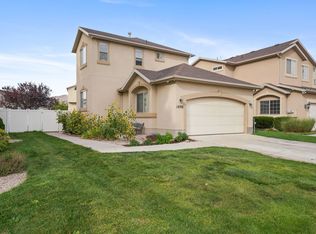 1898 W Pointe Meadow Loop, Lehi, UT 84043