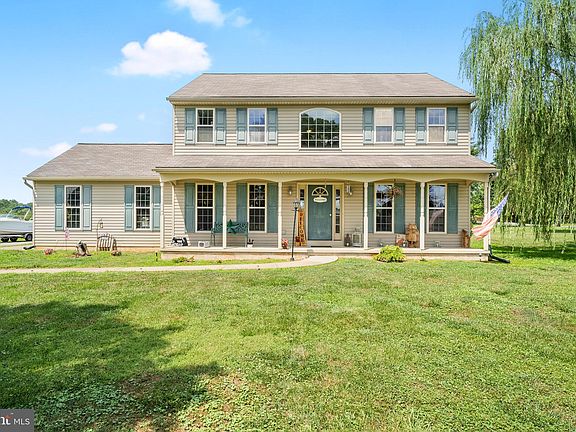2nd image of 104 Farm View Dr