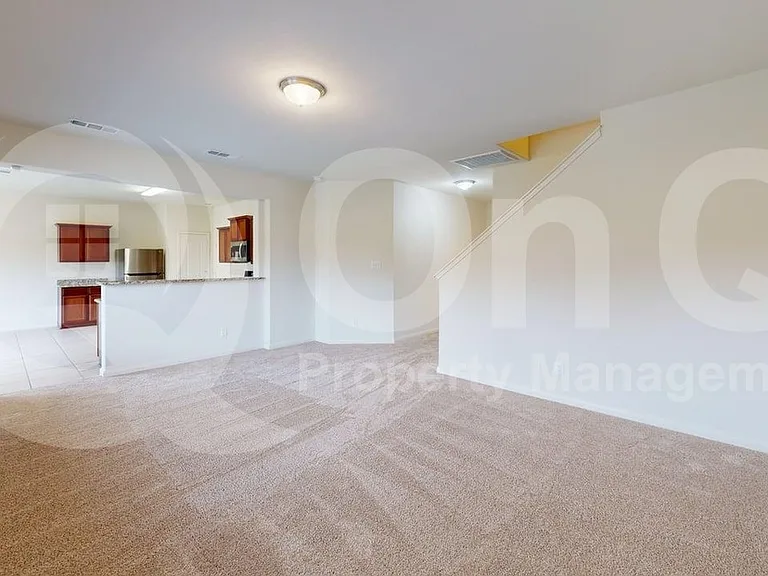 1623 White Mountain Way — Photo 4
