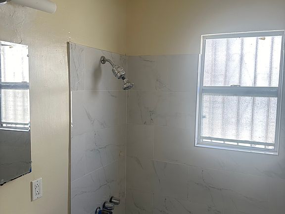 3rd image of 2417 Magnolia Ave #2