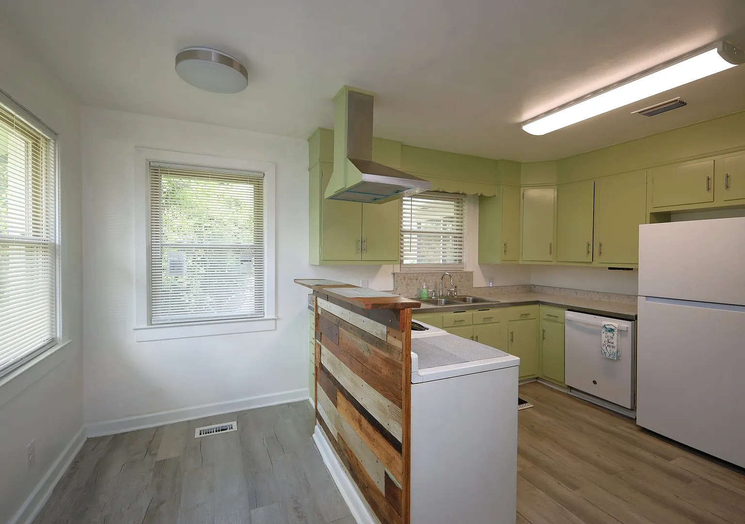 405 Woodrow Wilson Drive — Photo 4
