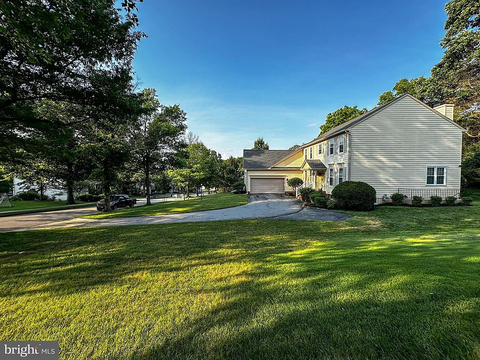 2nd image of 10136 Bracken Dr