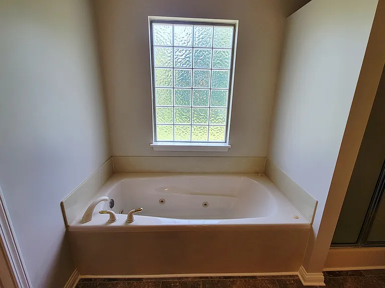 421 Forest Hill Dr — Photo 11