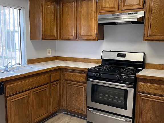 5th image of 1947 Huntington Dr Unit A