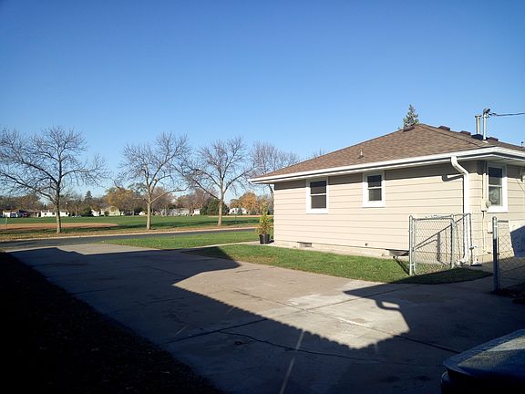 4th image of 9131 10th Ave S