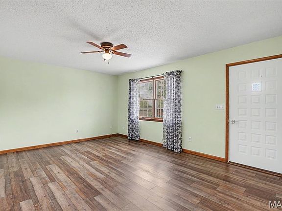 4th image of 117 Macarthur St