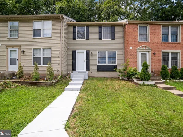 3668 Wharf Ln, Triangle, VA 22172