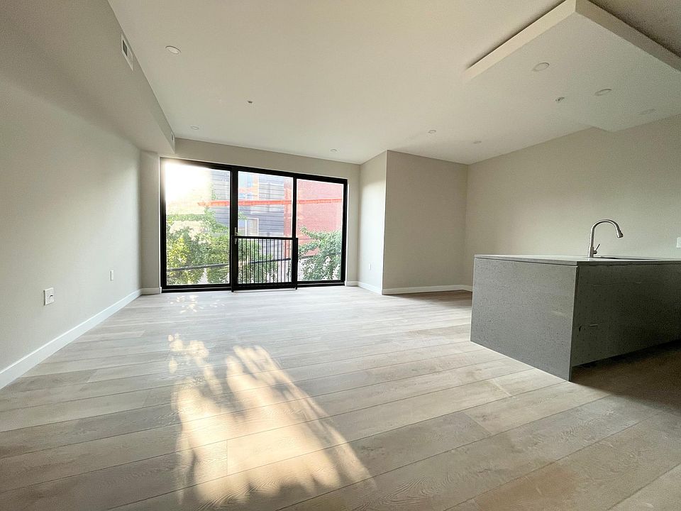 1st image of 517 Poplar St #204E