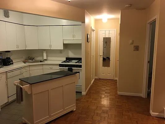 Rented by 18 REALTY | media 13