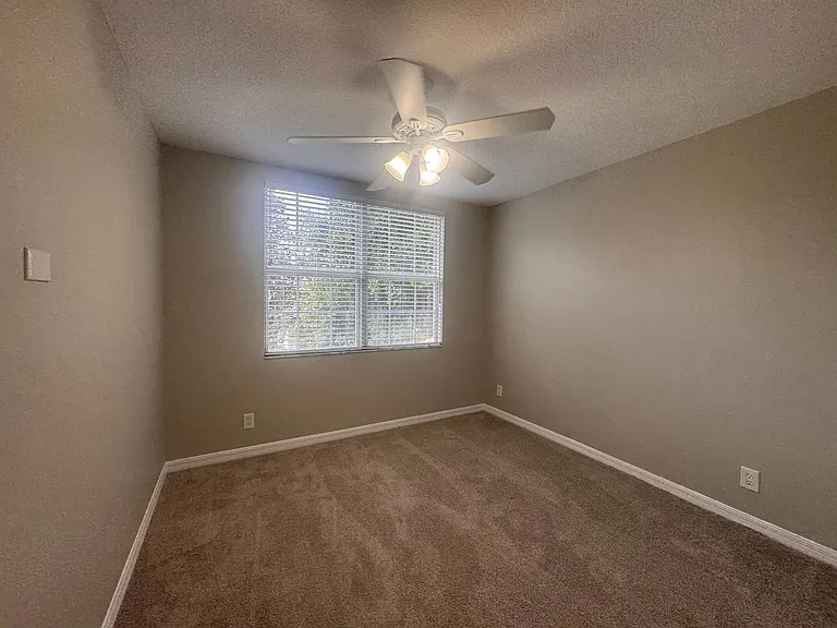 4580 Limerick Dr — Photo 28