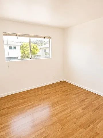 4 bed, 1300 sqft, $5,600 — Photo 3