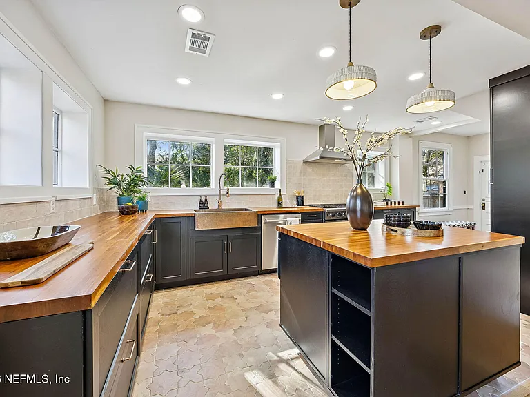 1150 Willow Branch Ave — Photo 5