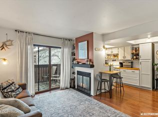 7361 Huntsmen Cir #17-C, Anchorage, AK 99518