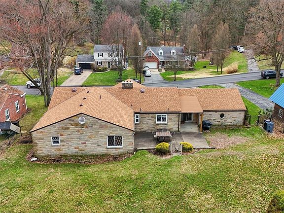 4th image of 649 Rolling Green Dr