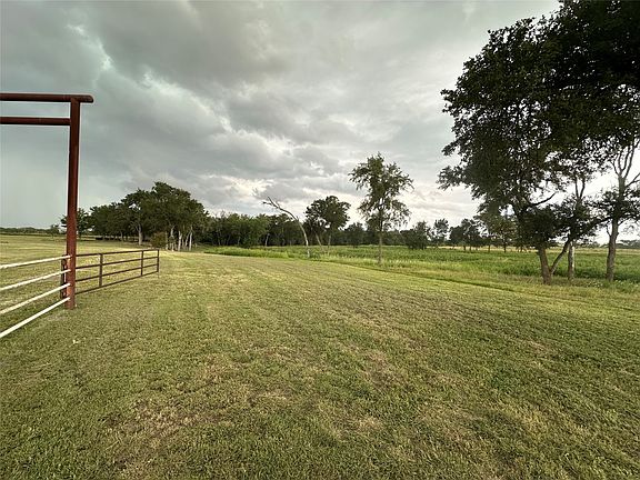 3rd image of 7546 Highway 164 W