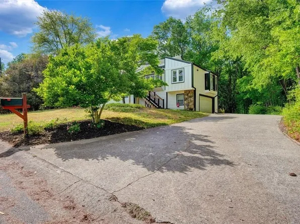 4831 Highpoint Dr NE, Marietta, GA 30066