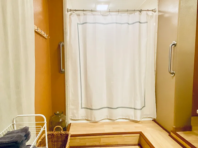 2135 Knowles Rd — Photo 15