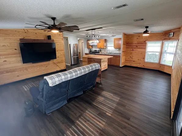 38921 Stapley Cir, Zephyrhills, FL 33540