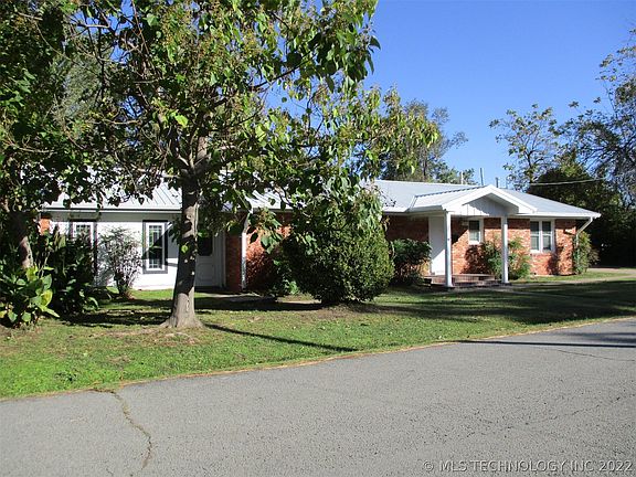 4th image of 608 N E St