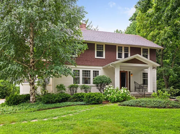 808 2nd St E, Northfield, MN 55057