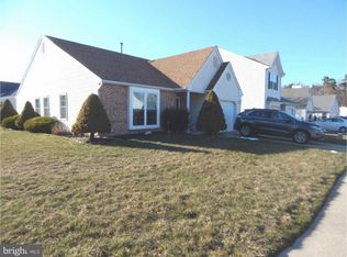 701 Saint Croix Dr, Williamstown, NJ 08094